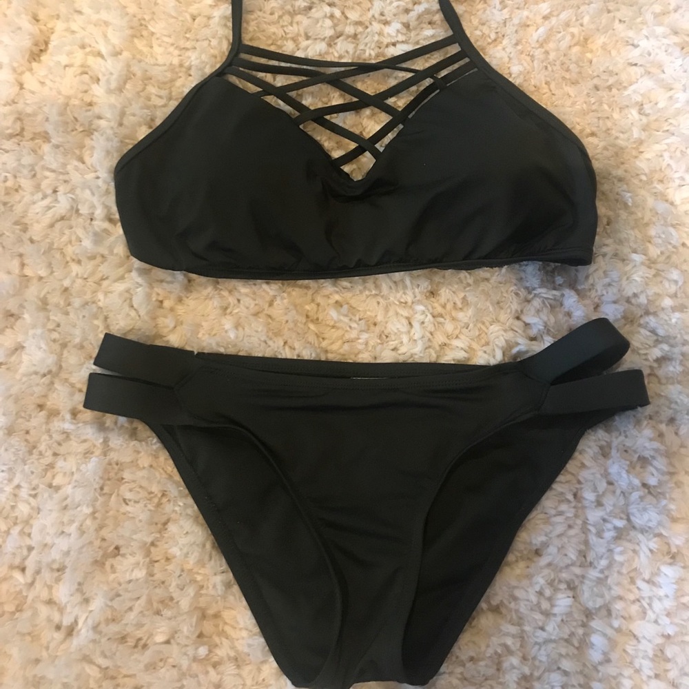 Bikini dark hunter green   top D/DD  bottoms M
